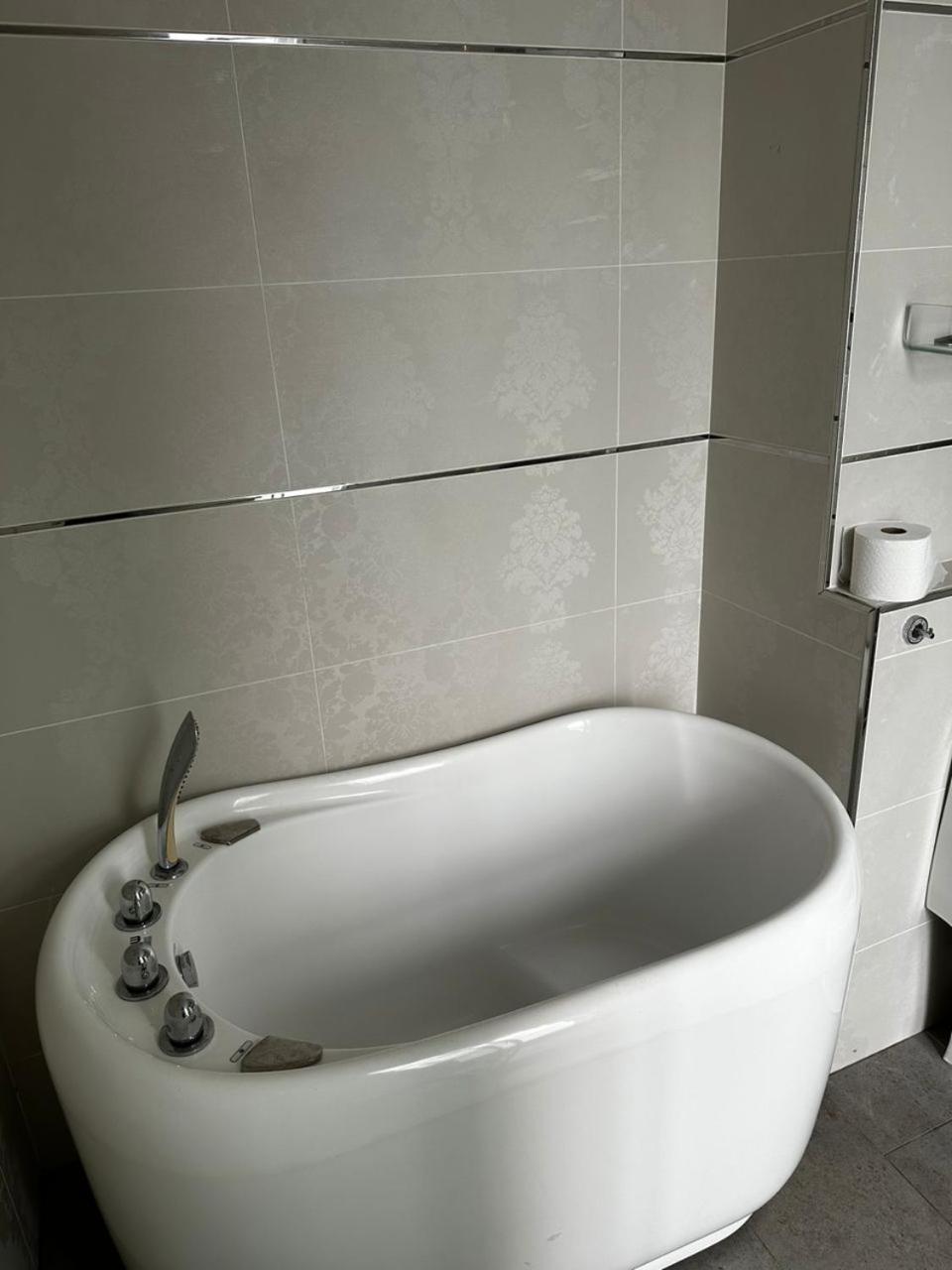 Apartemen Mansion One11-16 George Town